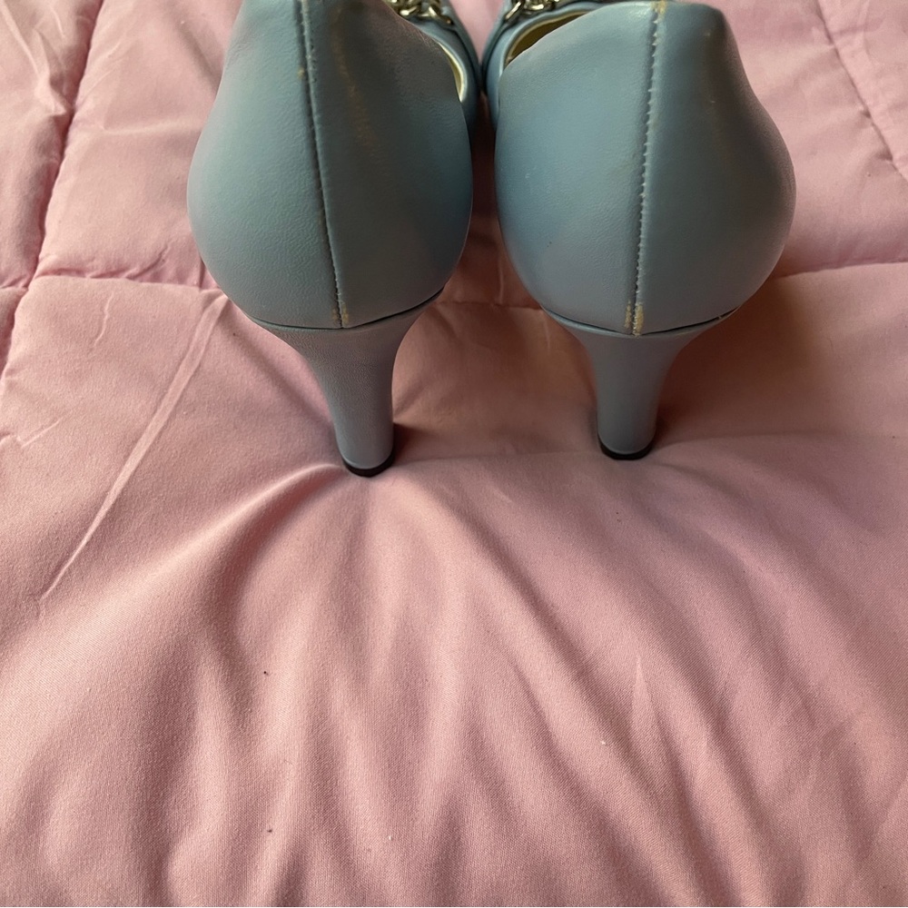 Light blue Genuine Leather Genuine Gucci heels like new hardly worn! - Picture 8 of 11